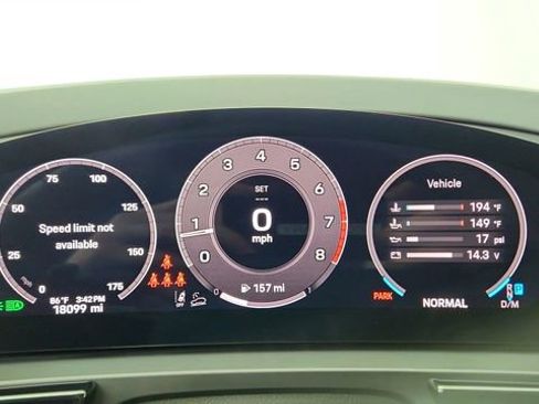 Used 2025 Porsche Cayenne Coupe AWD/4WD image 37