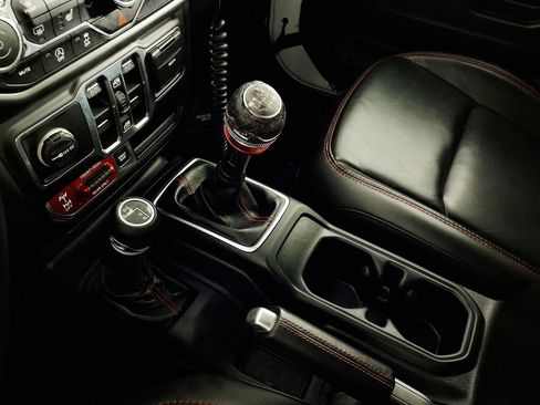 Used 2018 Jeep Wrangler Unlimited Rubicon AWD/4WD image 21