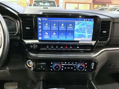 Certified 2024 Chevrolet Silverado 1500 LTZ AWD/4WD image 15