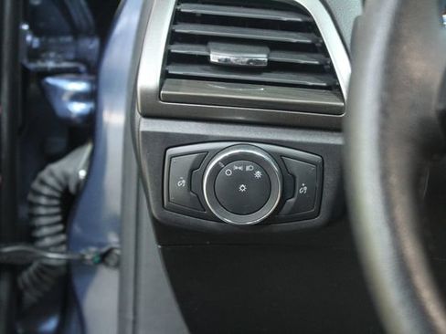 Used 2018 Ford Fusion SE w/ Fusion SE Technology Package FWD image 15