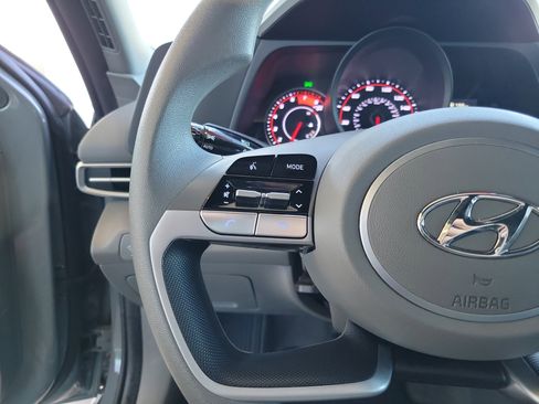 Used 2023 Hyundai Elantra SEL w/ Preferred Accessory Package image 17