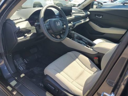 Certified 2025 Honda Accord SE image 18