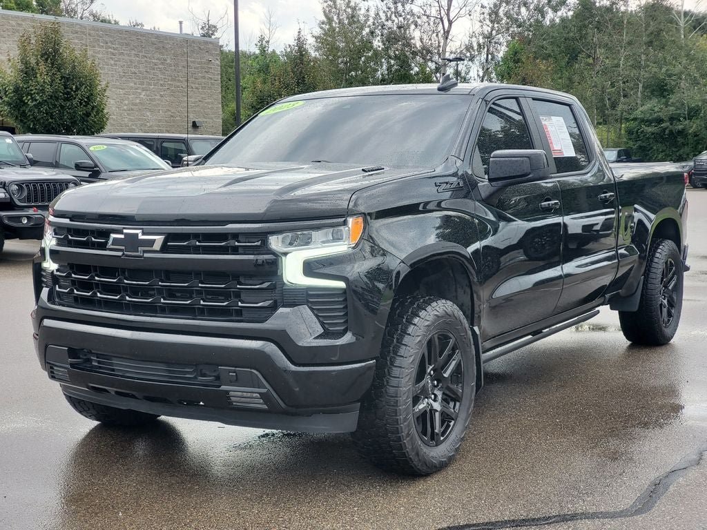 Used 2023 Chevrolet Silverado 1500 RST AWD/4WD image 2