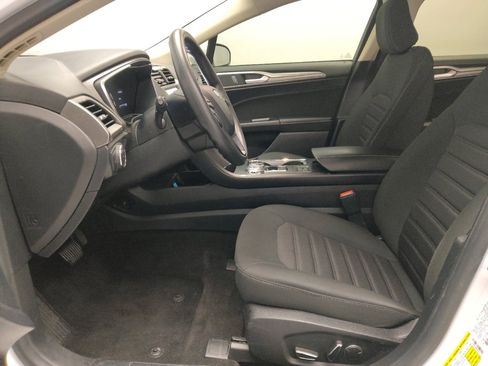 Used 2020 Ford Fusion SE image 17