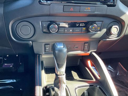 Used 2022 Nissan Frontier Pro-X image 30