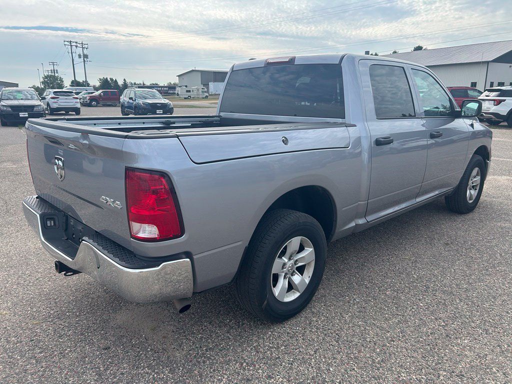 Used 2021 RAM 1500 4x4 Crew Cab Classic w/ Chrome Appearance Group image 7