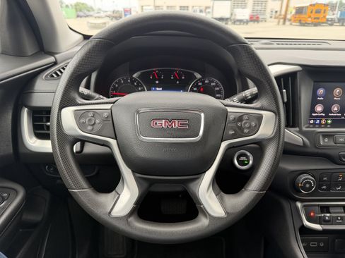 Used 2024 GMC Terrain SLE FWD image 15