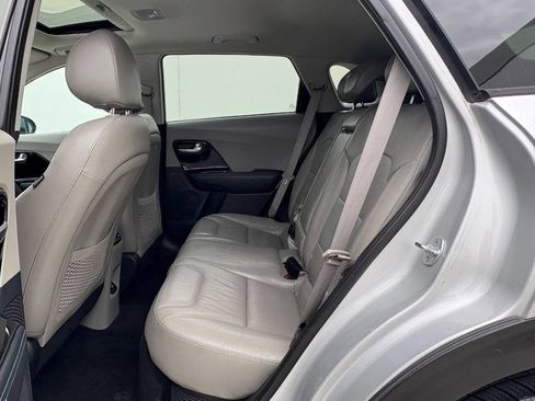 Used 2017 Kia Niro Touring w/ Advanced Technology Package image 28