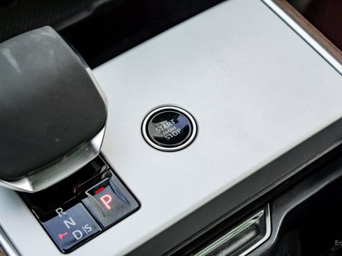 Used 2024 Land Rover Range Rover SE image 59