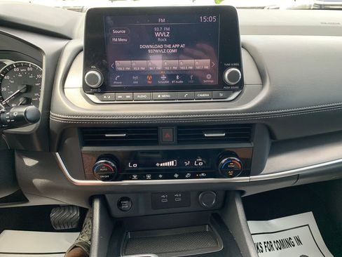 Used 2024 Nissan Rogue SV AWD/4WD image 14