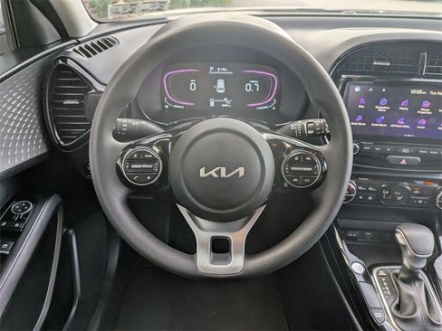 Used 2023 Kia Soul S image 18