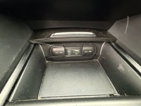 Used 2020 Kia Optima SE image 24