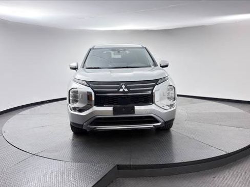 Used 2025 Mitsubishi Outlander SE AWD/4WD image 12