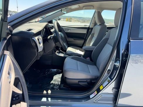 Used 2017 Toyota Corolla LE FWD image 10