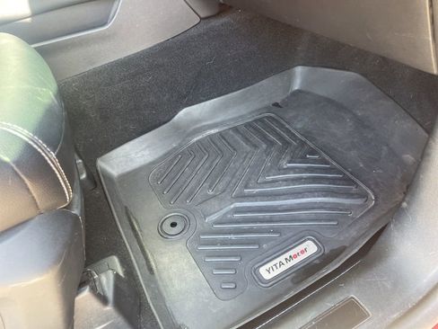 Used 2020 Ford Explorer ST w/ ST Street Pack image 18