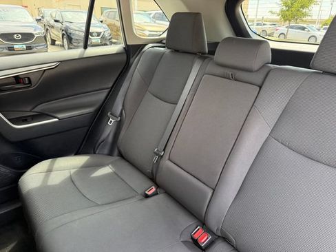 Used 2021 Toyota RAV4 LE FWD image 29