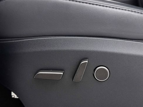 Used 2024 Tesla Model Y Performance image 30