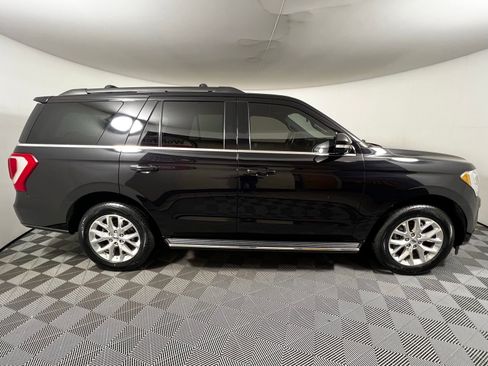 Used 2021 Ford Expedition XLT image 4