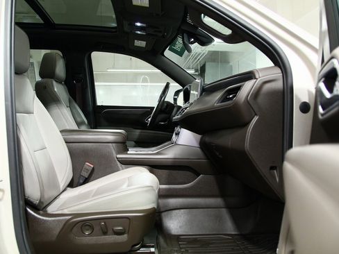 Used 2021 GMC Yukon XL SLT w/ SLT Luxury Plus Package image 21