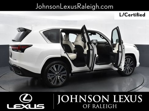 Used 2025 Lexus LX 700h Luxury AWD/4WD image 22