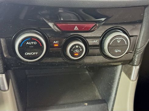 Used 2019 Subaru Forester Premium AWD/4WD image 17