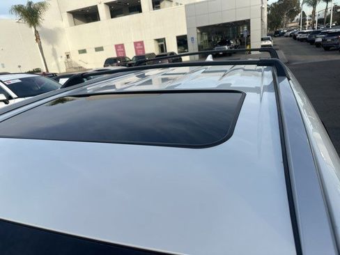 Used 2022 Toyota Highlander XLE image 12