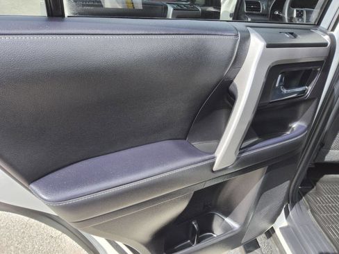 Used 2022 Toyota 4Runner SR5 Premium w/ Moonroof Package RWD image 18