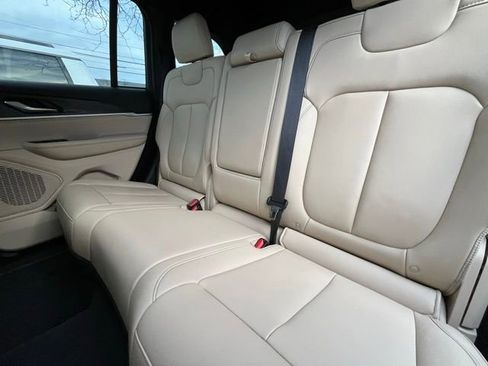 Used 2023 Jeep Grand Cherokee Limited AWD/4WD image 26
