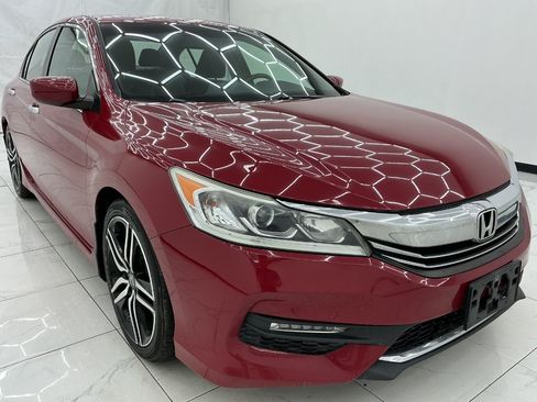 Used 2017 Honda Accord Sport image 3