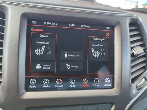 Used 2022 Jeep Cherokee Trailhawk AWD/4WD image 19