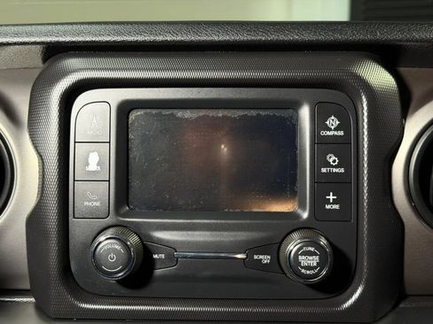Used 2018 Jeep Wrangler Unlimited Sport S AWD/4WD image 33