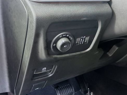 Used 2023 Jeep Grand Cherokee Limited AWD/4WD image 10