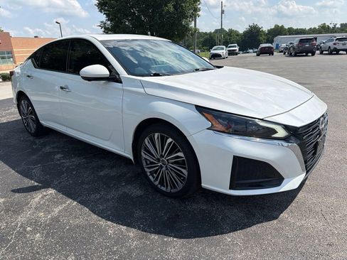 Used 2024 Nissan Altima 2.5 SL AWD/4WD image 2