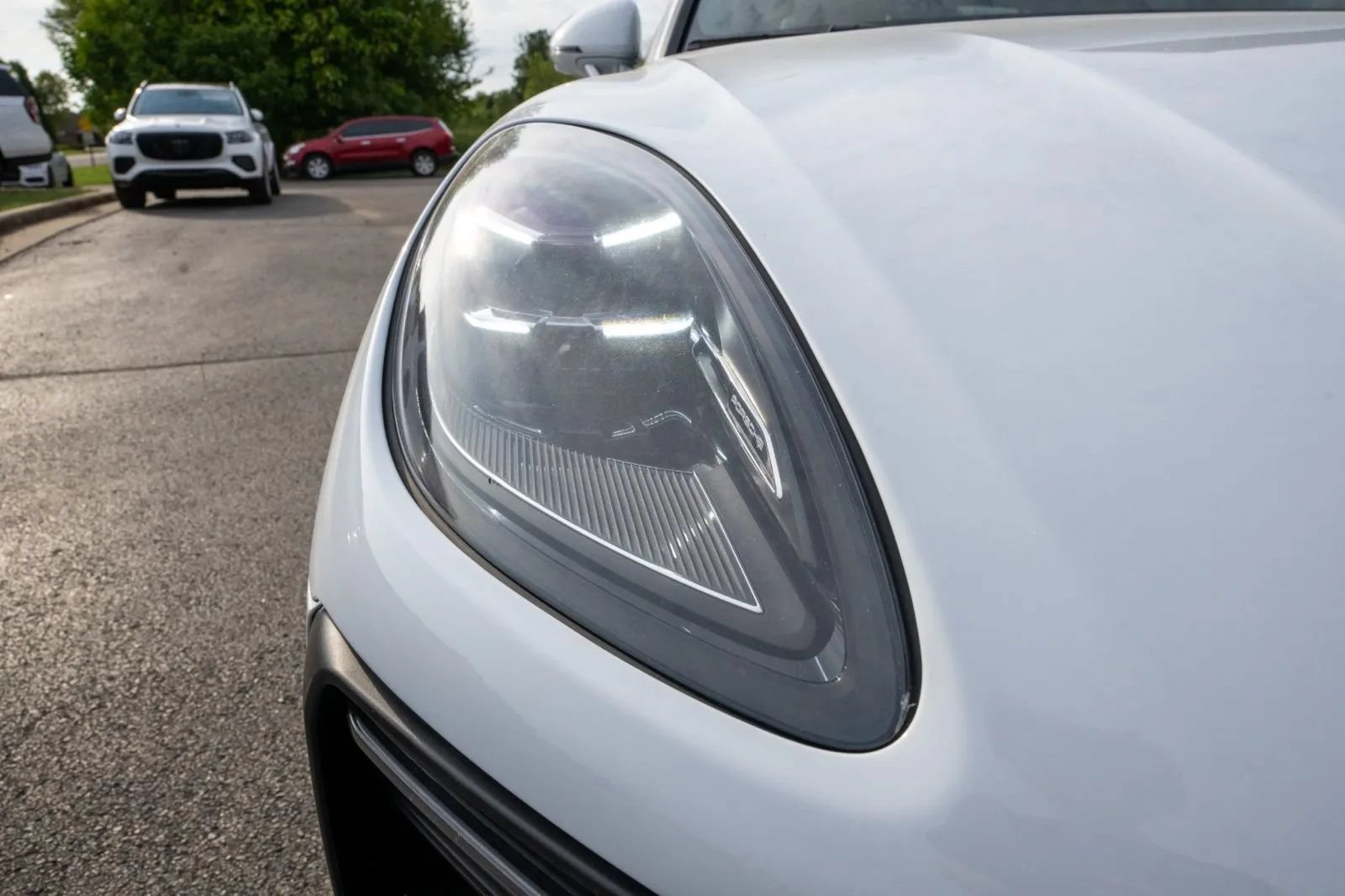 Used 2024 Porsche Macan w/ Premium Plus Package AWD/4WD image 10