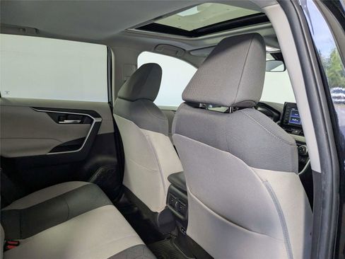 Certified 2022 Toyota RAV4 XLE w/ Convenience Package FWD image 26