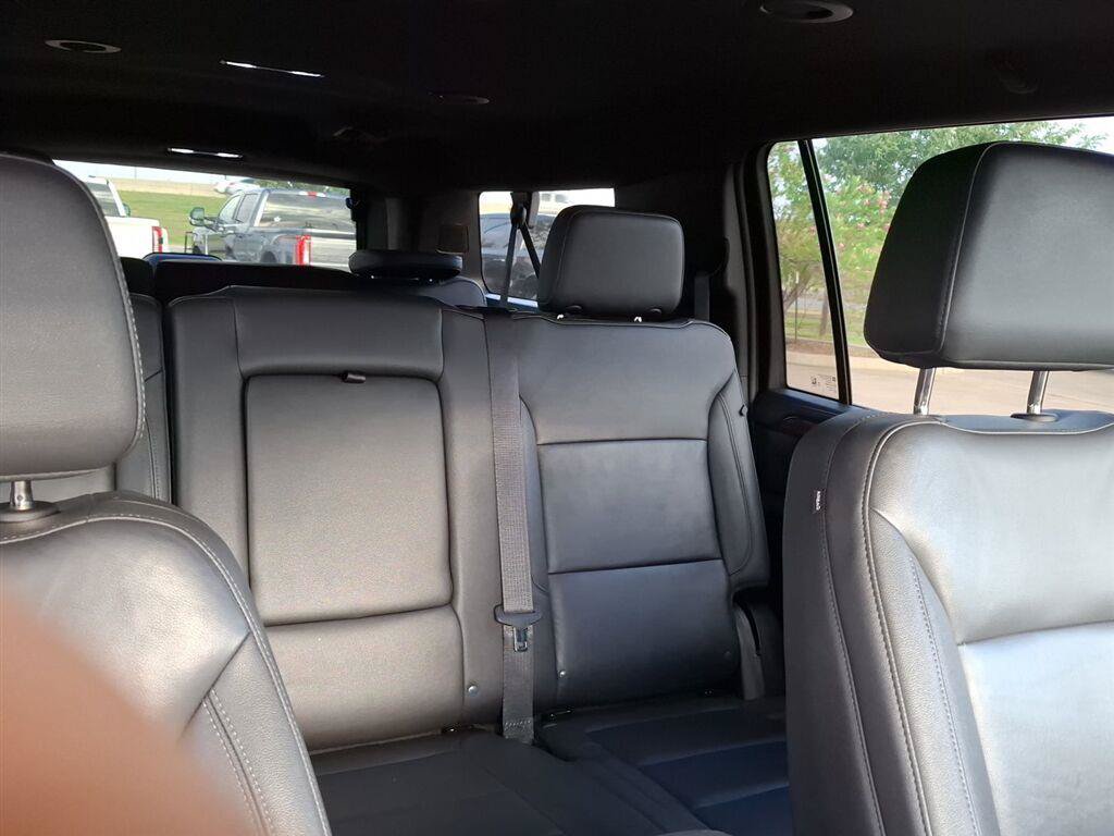 Used 2024 Chevrolet Suburban LT AWD/4WD image 34
