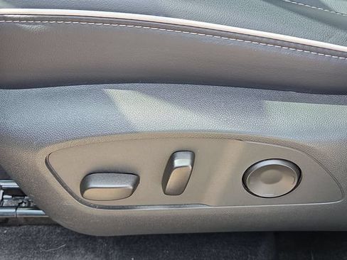 Certified 2025 Buick Enclave Preferred FWD image 36