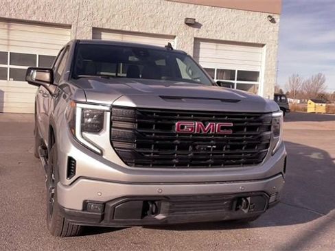 Used 2025 GMC Sierra 1500 Elevation w/ Preferred Package image 4