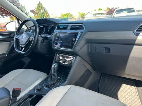 Used 2018 Volkswagen Tiguan SE w/ Panoramic Sunroof Package AWD/4WD image 33