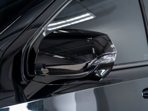 Used 2022 Cadillac Escalade Premium Luxury image 21