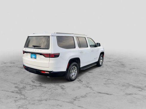 Used 2023 Jeep Wagoneer 4WD image 8