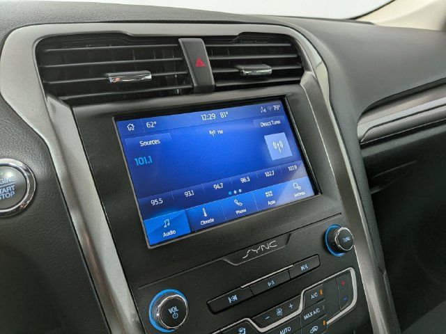 Used 2019 Ford Fusion SE FWD image 17