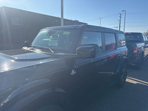 Used 2022 Ford Bronco Outer Banks image 15