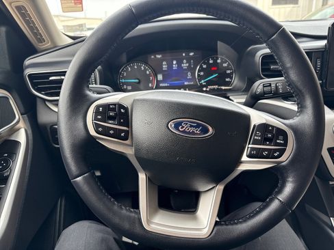 Used 2023 Ford Explorer XLT w/ Equipment Group 202A image 14