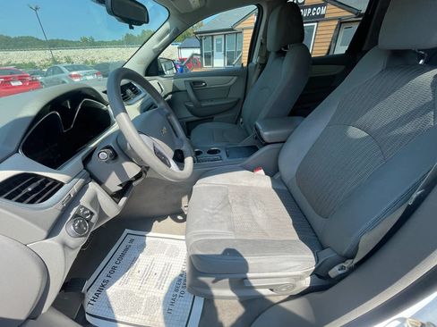 Used 2017 Chevrolet Traverse LS FWD image 19