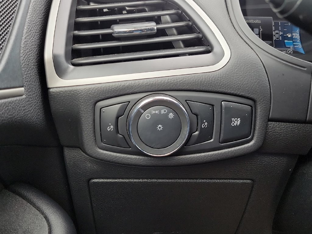 Used 2024 Ford Edge SEL AWD/4WD image 17