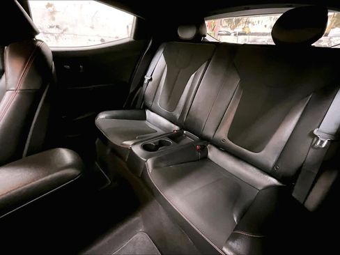 Used 2019 Hyundai Veloster 2.0 Premium image 19