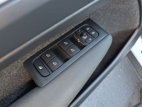 New 2026 Volvo XC40 B5 Plus w/ Protection Package Premier image 7