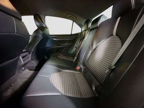 Used 2020 Toyota Camry SE image 24