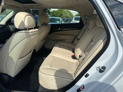 Used 2015 Hyundai Equus Signature RWD image 15